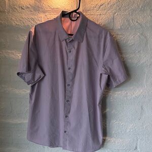 XL Men's Lululemon Light Purple Short Sleeve Shirt - Airing Easy
